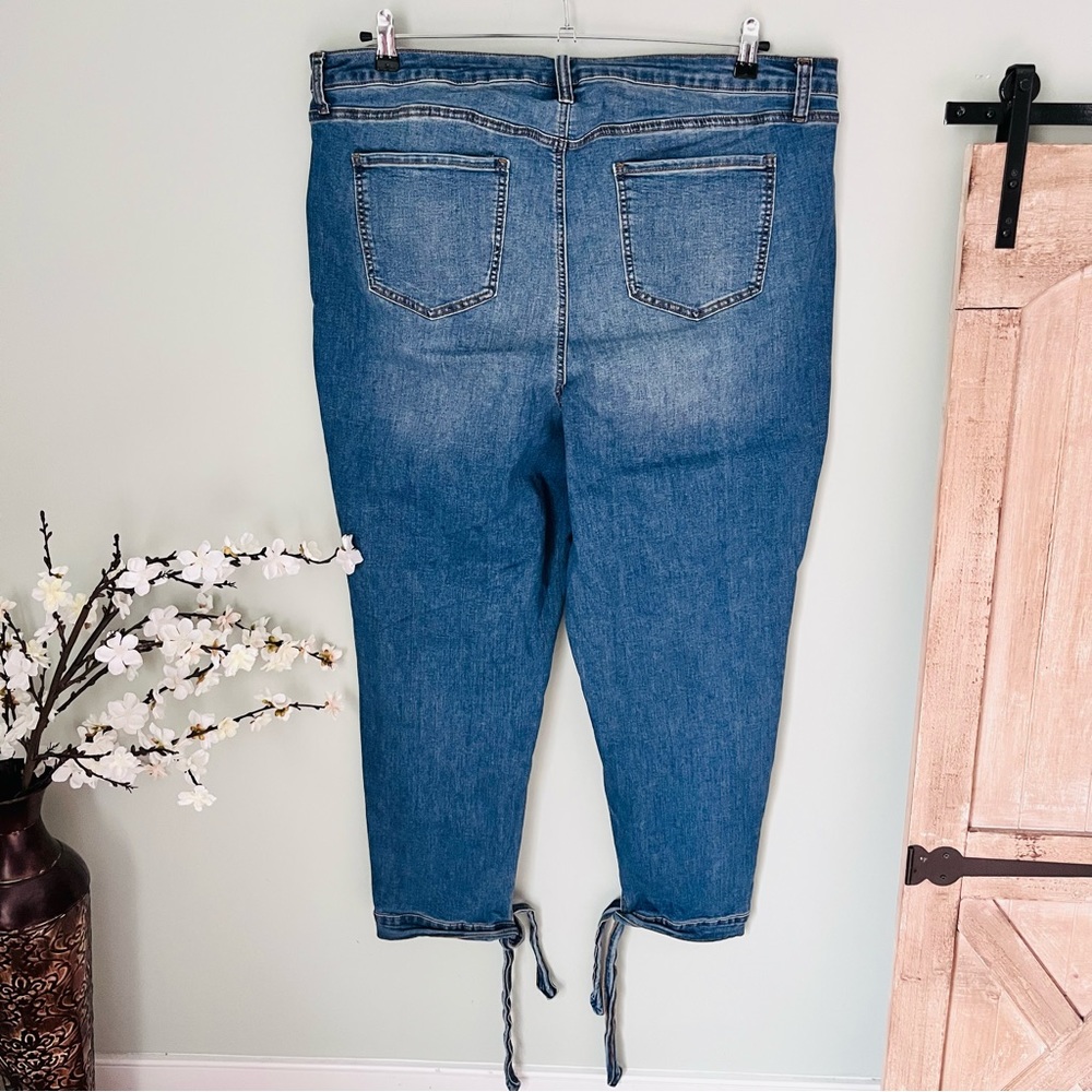 Fashion to Figure High Rise Skinny Jeans With Ankle Ties Size 22 - Picture 3 of 4